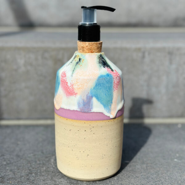 Colourpop Seifenspender 002