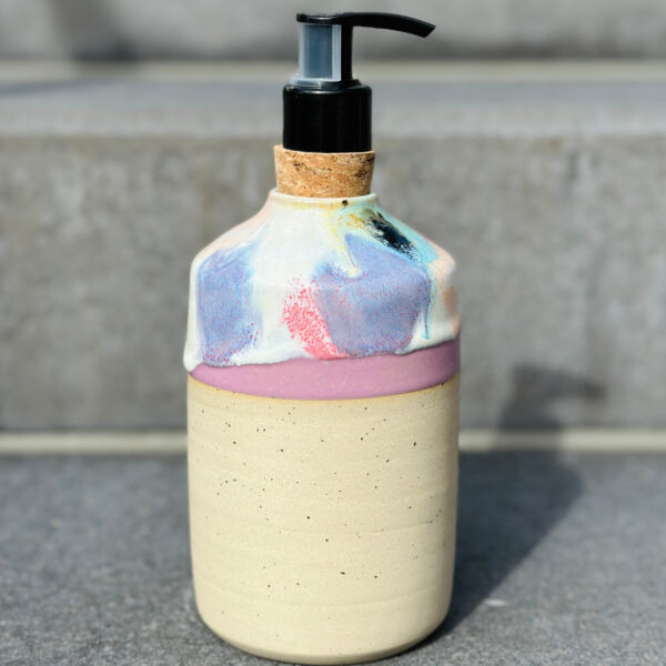 Colourpop Seifenspender 003